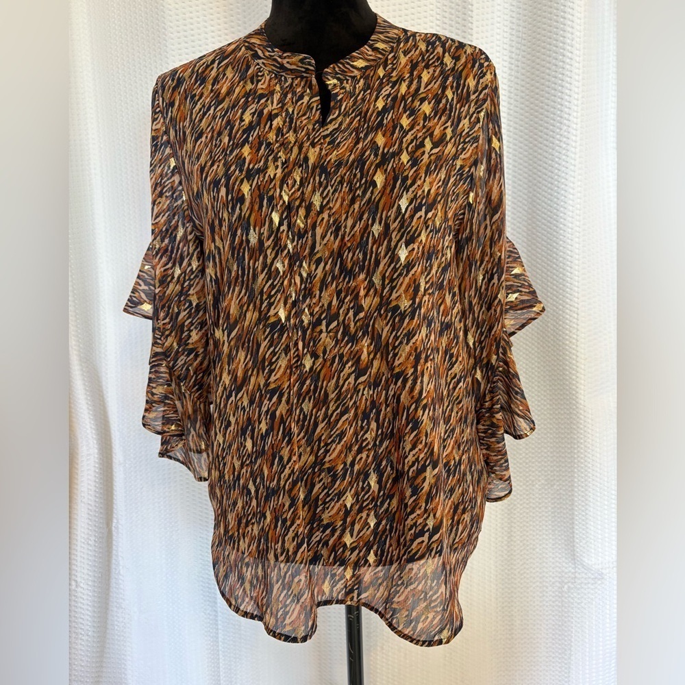 Vince Camuto v-neck 3/4 sleeve glittery blouse size medium